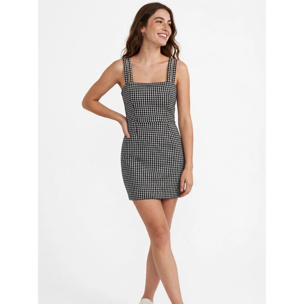 Boohoo Dress 6 Black White Check NWT Square Neck Trendy Sleeveless
